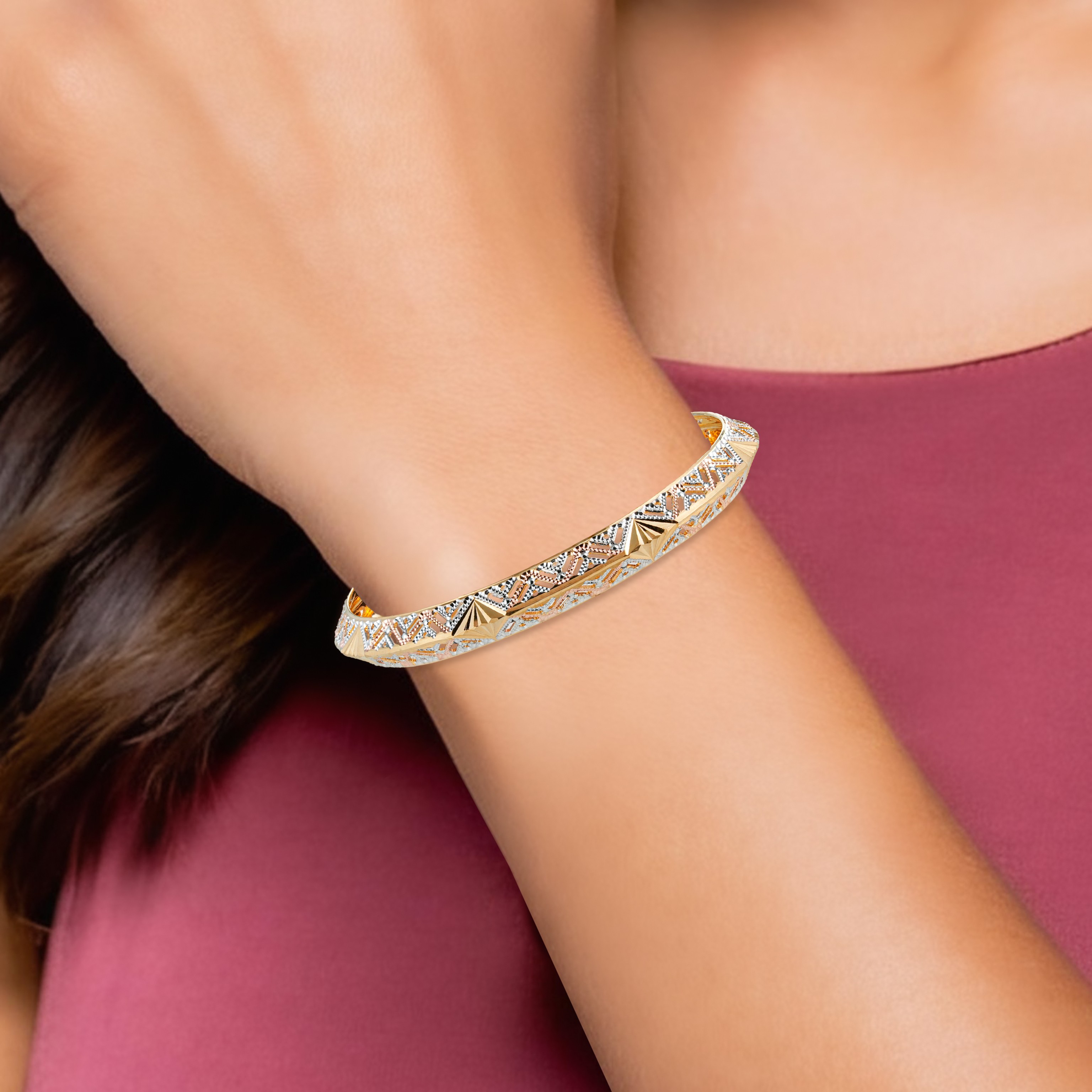 22KT GOLD BANGLE
